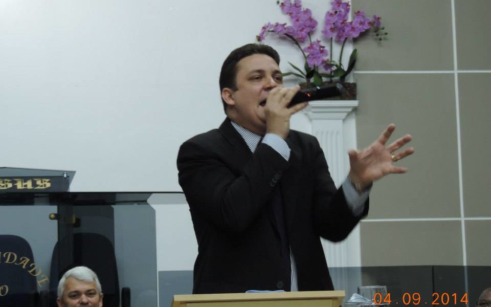 Pastor Alexssandro Linares
